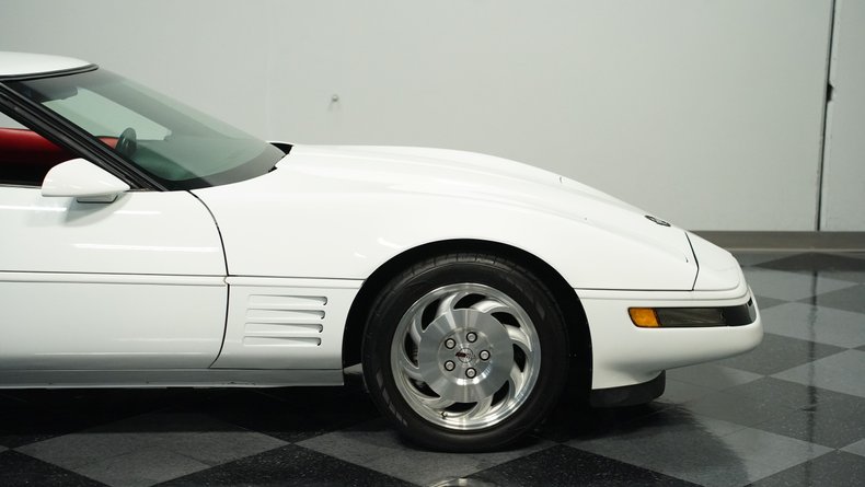 Chevrolet-Corvette-1994-Arctic-White-Red-20
