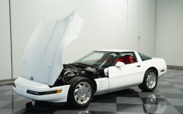 Chevrolet-Corvette-1994-Arctic-White-Red-21