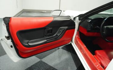 Chevrolet-Corvette-1994-Arctic-White-Red-22