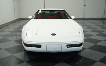 Chevrolet-Corvette-1994-Arctic-White-Red-3