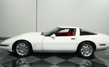 Chevrolet-Corvette-1994-Arctic-White-Red-37