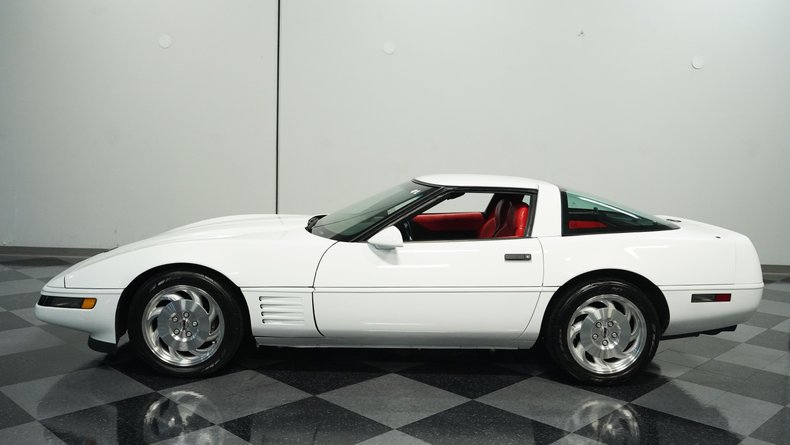 Chevrolet-Corvette-1994-Arctic-White-Red-37