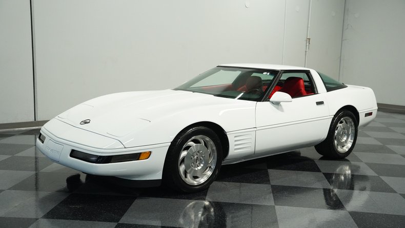 Chevrolet-Corvette-1994-Arctic-White-Red-40
