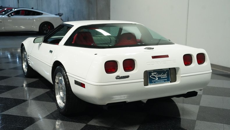 Chevrolet-Corvette-1994-Arctic-White-Red-42
