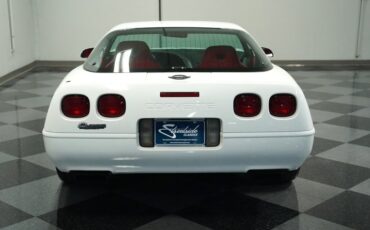 Chevrolet-Corvette-1994-Arctic-White-Red-43