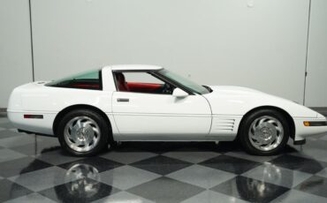 Chevrolet-Corvette-1994-Arctic-White-Red-46
