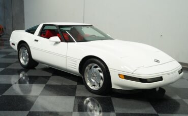 Chevrolet-Corvette-1994-Arctic-White-Red-47