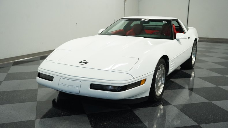 Chevrolet-Corvette-1994-Arctic-White-Red-5