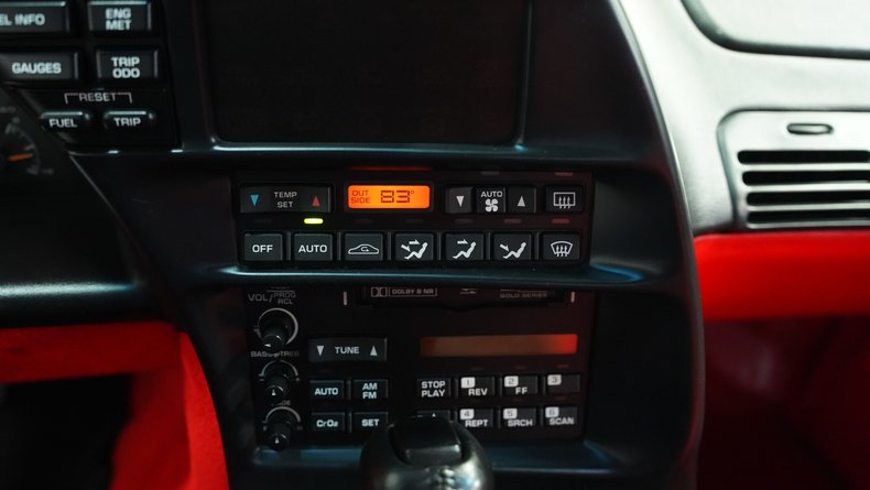 Chevrolet-Corvette-1994-Arctic-White-Red-7