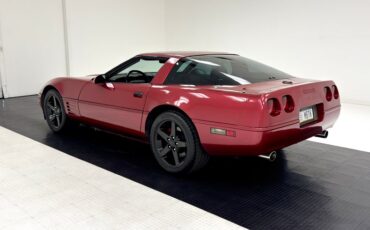 Chevrolet-Corvette-1994-Dark-Red-Metallic-Black-1