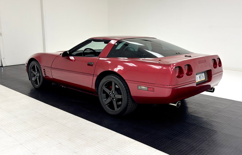 Chevrolet-Corvette-1994-Dark-Red-Metallic-Black-1