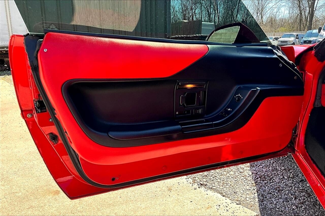 Chevrolet-Corvette-1994-Hatchback-14
