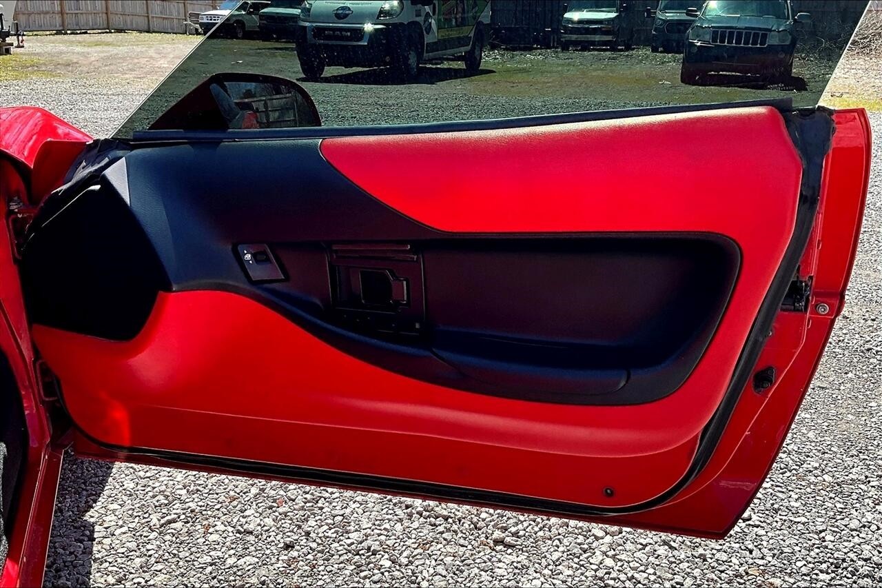 Chevrolet-Corvette-1994-Hatchback-15