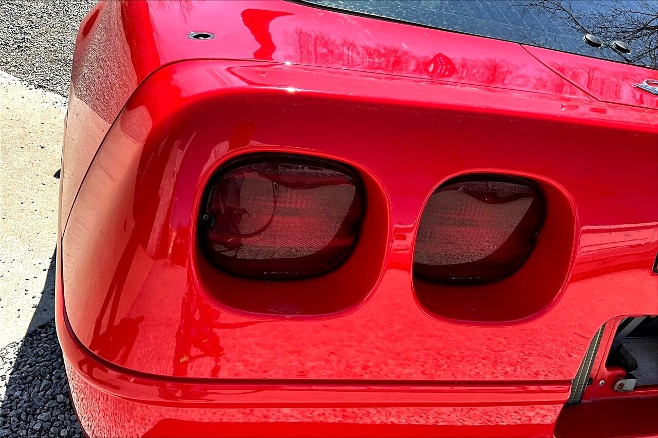 Chevrolet-Corvette-1994-Hatchback-19