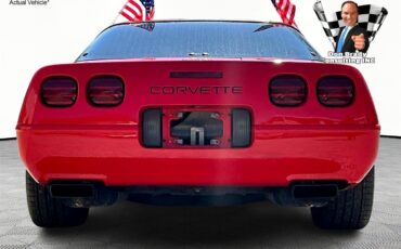 Chevrolet-Corvette-1994-Hatchback-2