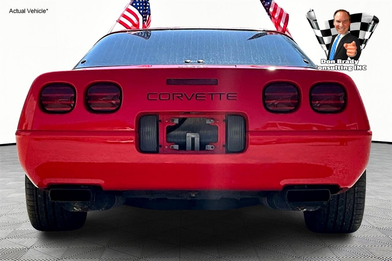 Chevrolet-Corvette-1994-Hatchback-2