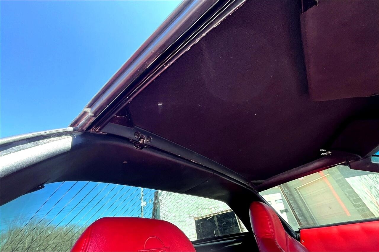 Chevrolet-Corvette-1994-Hatchback-21