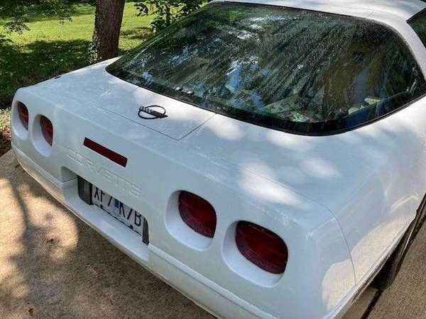 Chevrolet-Corvette-1994-White-5