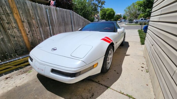 Chevrolet-Corvette-1994-White-Red-Leather-15