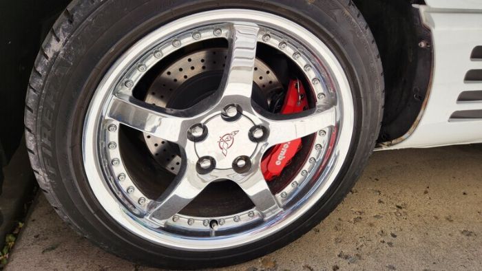 Chevrolet-Corvette-1994-White-Red-Leather-4