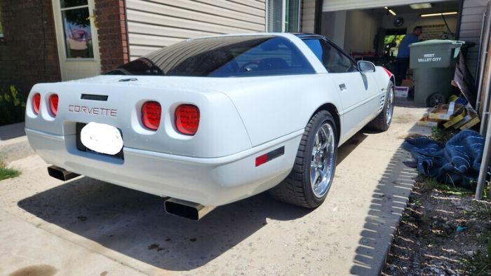 Chevrolet-Corvette-1994-White-Red-Leather-5
