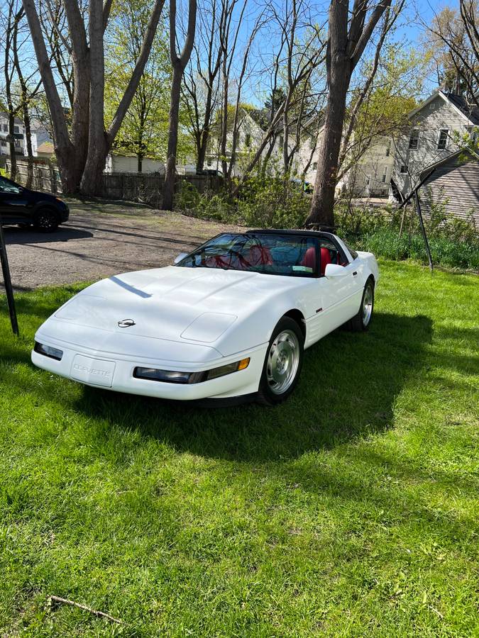 Chevrolet-Corvette-1994-white-10
