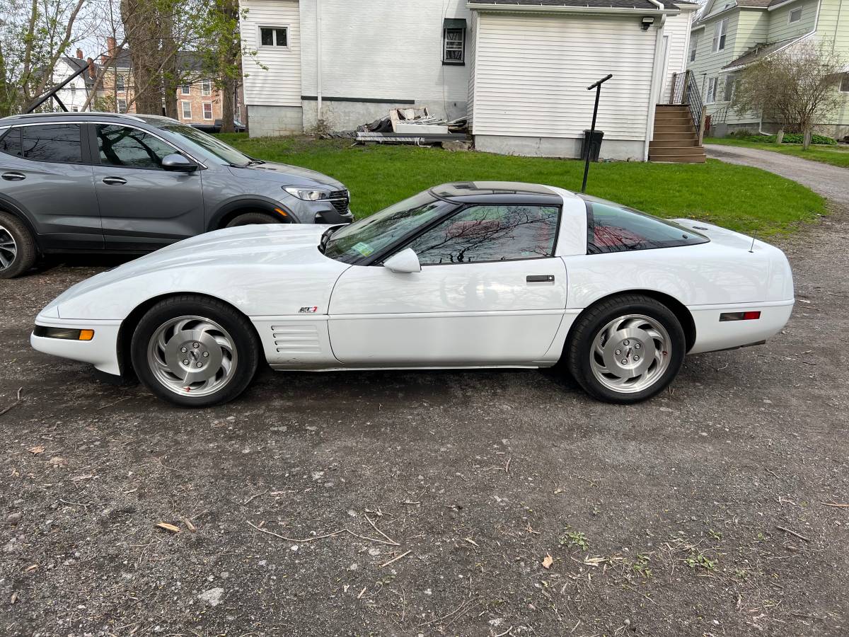 Chevrolet-Corvette-1994-white-14