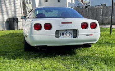 Chevrolet-Corvette-1994-white-8