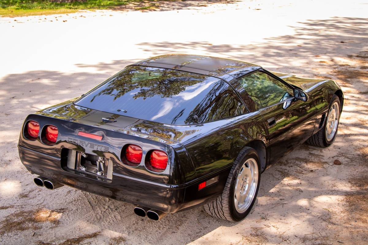Chevrolet-Corvette-1995-2