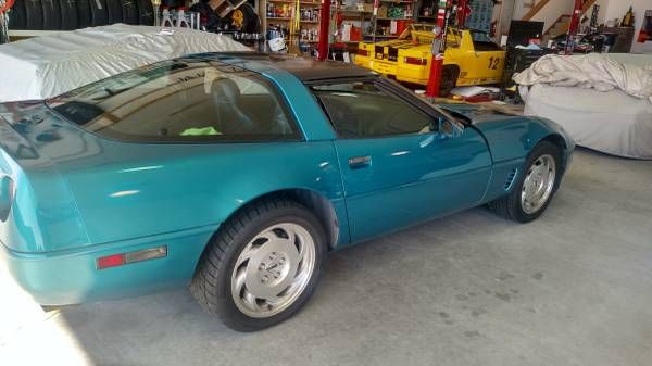 Chevrolet-Corvette-1995-2