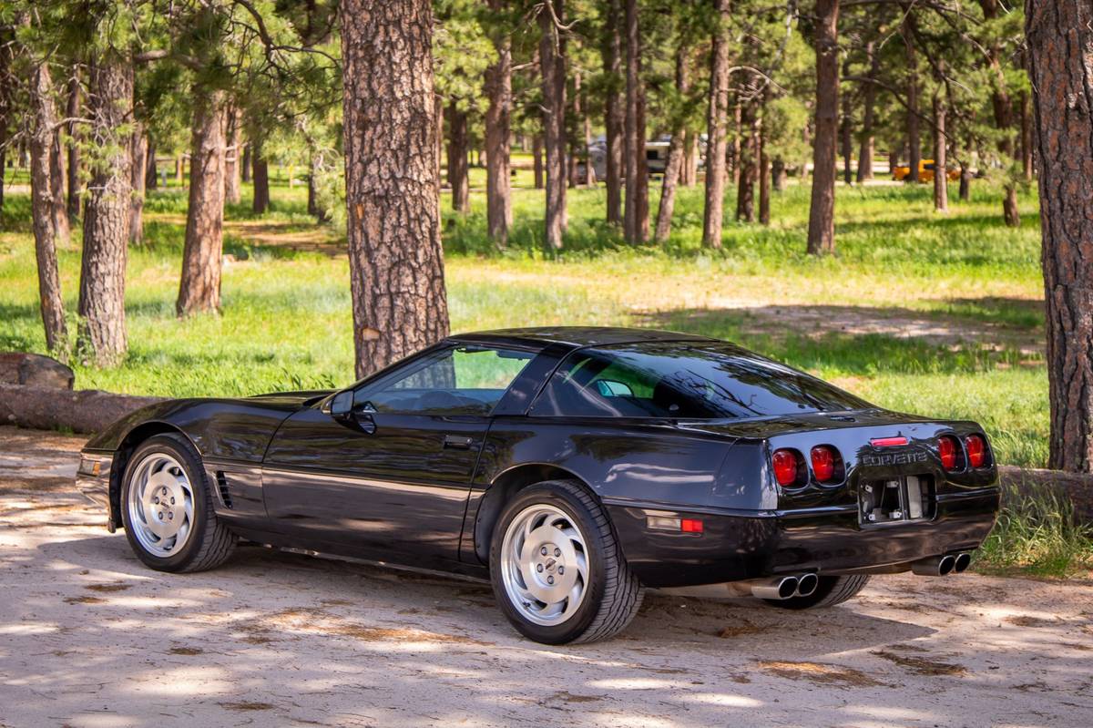 Chevrolet-Corvette-1995-3