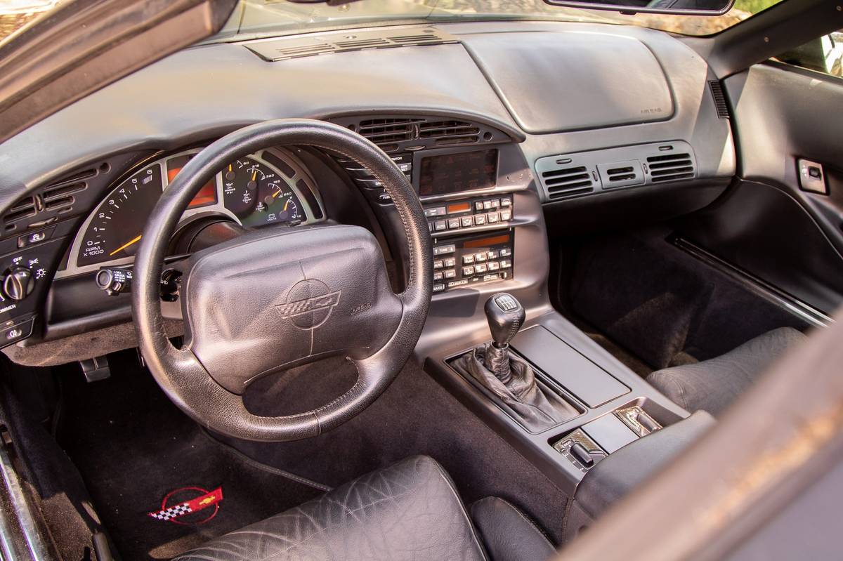 Chevrolet-Corvette-1995-6