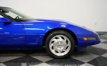 Chevrolet-Corvette-1995-Admiral-Blue-Black-38
