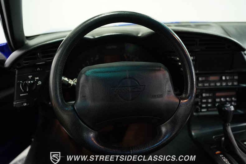Chevrolet-Corvette-1995-Admiral-Blue-Black-42