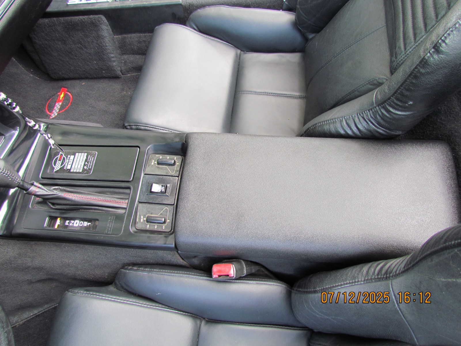 Chevrolet-Corvette-1995-Convertible-23