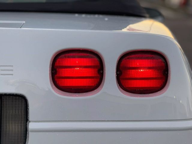 Chevrolet-Corvette-1995-Convertible-8