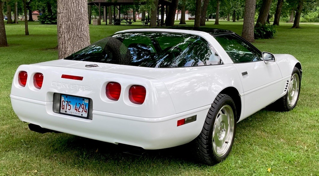Chevrolet-Corvette-1995-Coupe-3