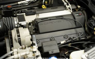 Chevrolet-Corvette-1995-Dark-Purple-Metallic-Black-37
