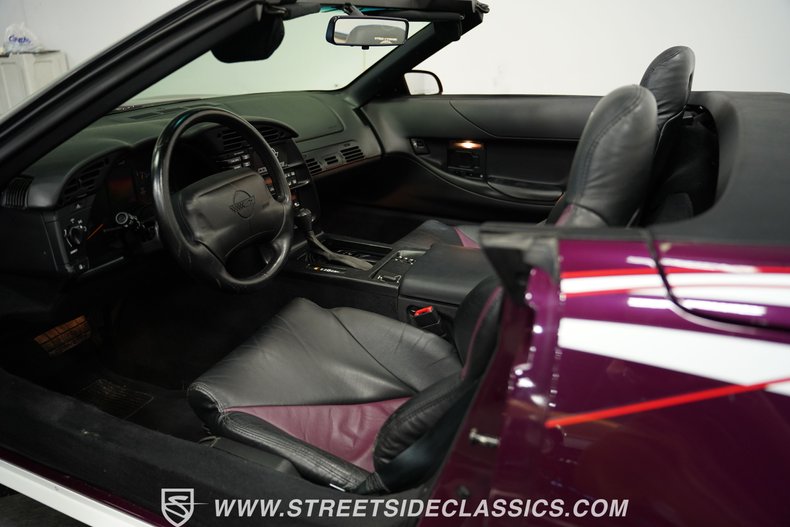 Chevrolet-Corvette-1995-Dark-Purple-Metallic-Black-39