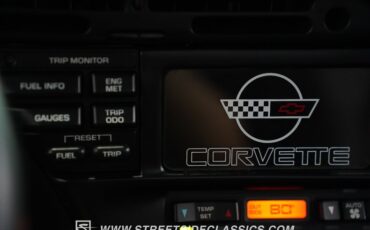 Chevrolet-Corvette-1995-Dark-Purple-Metallic-Black-46