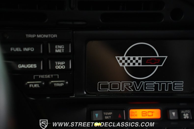 Chevrolet-Corvette-1995-Dark-Purple-Metallic-Black-46