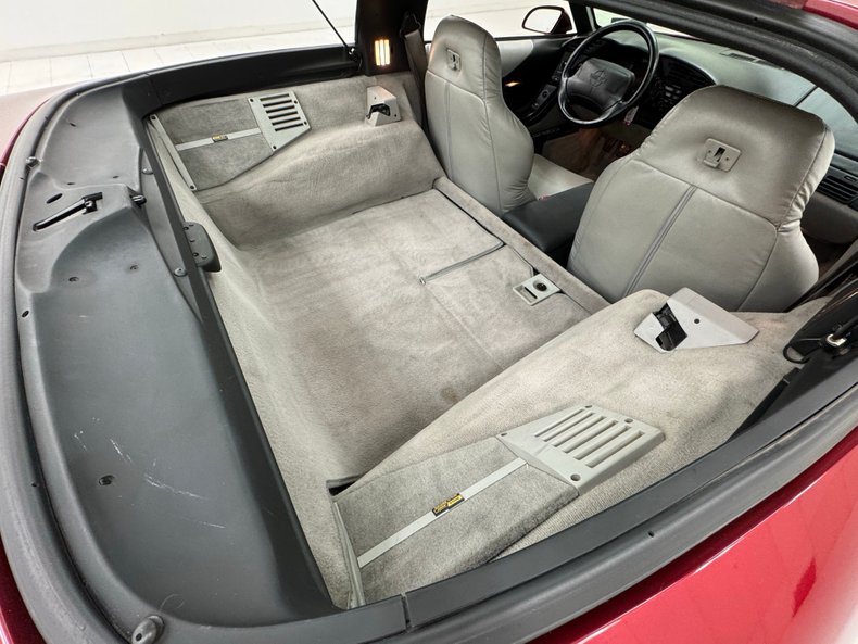 Chevrolet-Corvette-1995-Dark-Red-Metallic-Gray-1