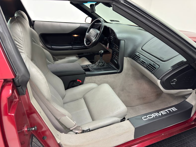 Chevrolet-Corvette-1995-Dark-Red-Metallic-Gray-11
