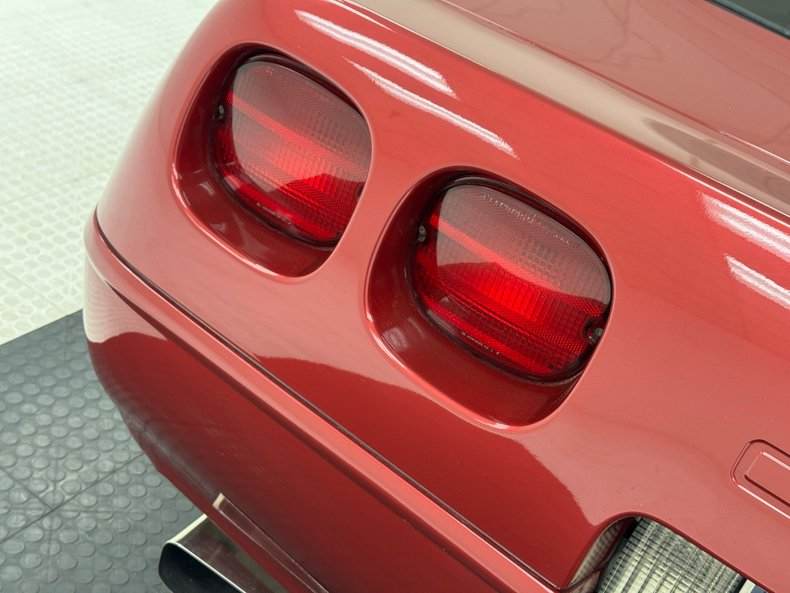 Chevrolet-Corvette-1995-Dark-Red-Metallic-Gray-30