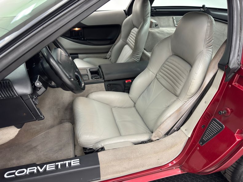 Chevrolet-Corvette-1995-Dark-Red-Metallic-Gray-8