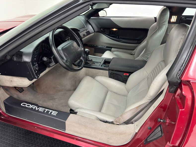 Chevrolet-Corvette-1995-Dark-Red-Metallic-Gray-9