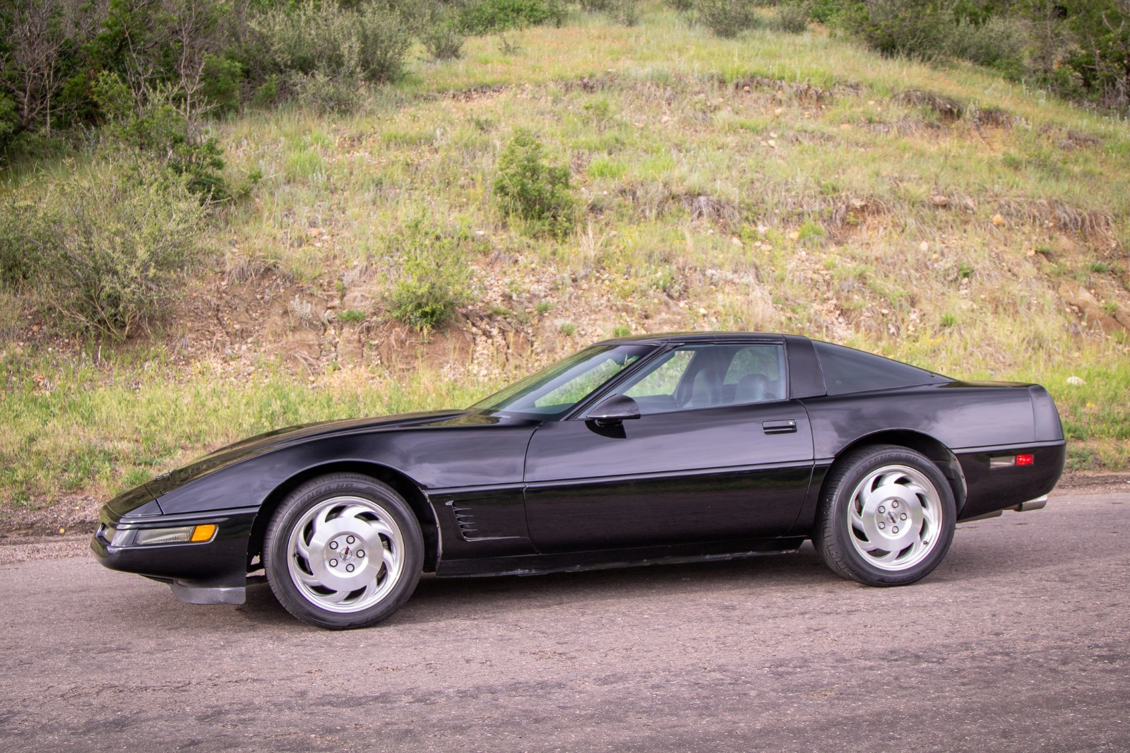 Chevrolet-Corvette-1995-Hatchback-5