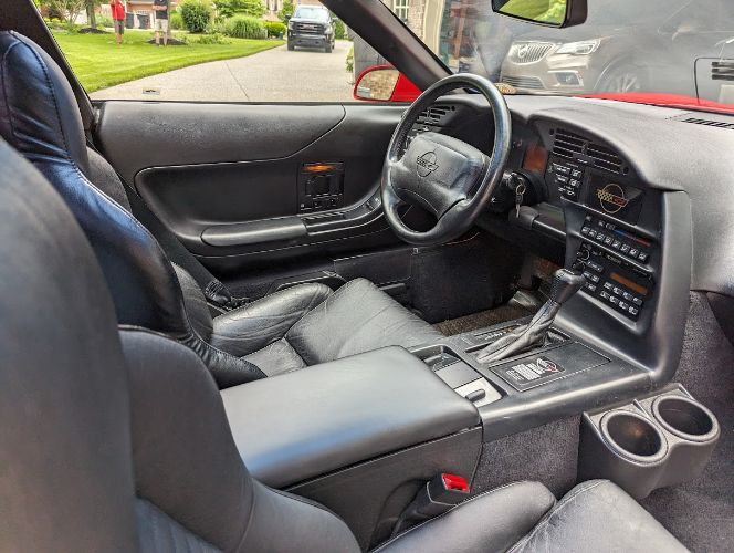 Chevrolet-Corvette-1995-Torch-Red-Black-Leather-14
