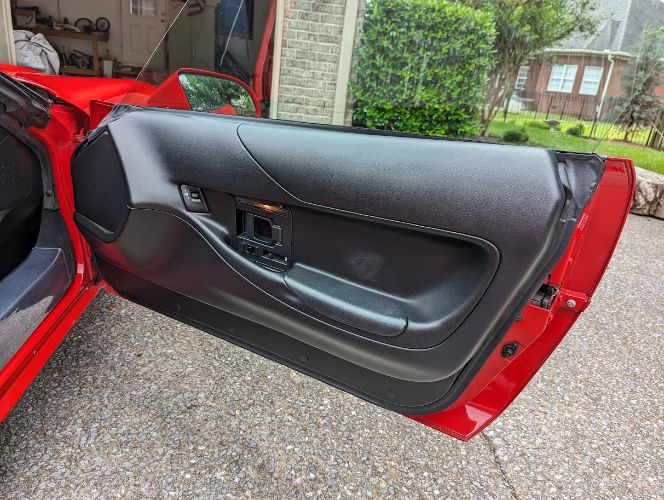 Chevrolet-Corvette-1995-Torch-Red-Black-Leather-15