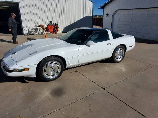 Chevrolet-Corvette-1995-White-Black-5
